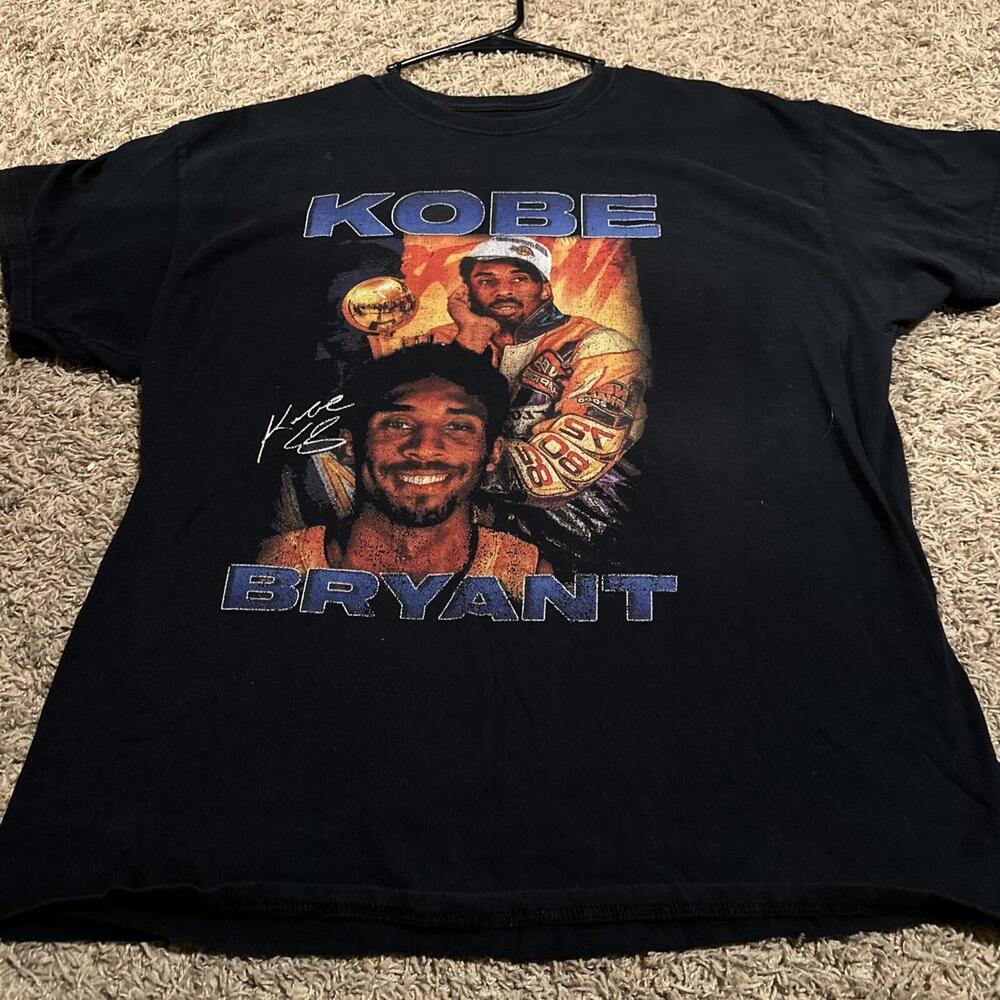 Kobe Bryant Championship Rings Basketball Graphic TShirt Large Nba